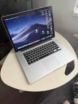 Macbook Pro 15 palcovy