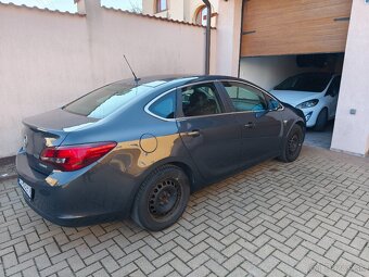 Opel Astra 1.4 turbo benzin