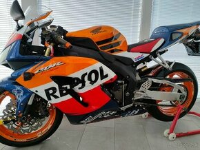 Honda CBR 1000RR FIREBLEDE - 1