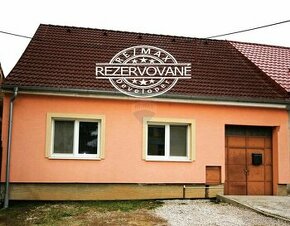 Realitná kancelária REMAX ponúka na predaj 3+1 izbový rodinn - 1