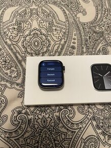 Predám Apple Watch 9 45mm Stainless Steel - poškodenie