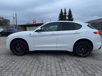 Alfa Romeo Stelvio QV Q4 Quadrifoglio