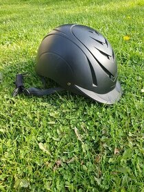 predam jazdecku prilbu fouganza helmet 500