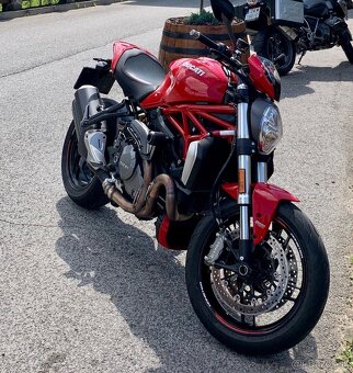 Ducati Monster 1200 - 1