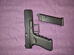 Airsoftový glock - 1