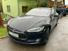 Predám Tesla model S 85 - 7 miestna