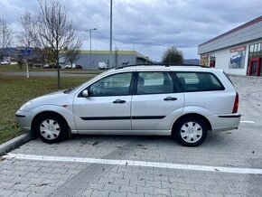 Ford Focus Combi 1.6 Zetec SE Ghia benzín