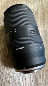 Tamron 18-300 mm f/3,5-6,3 Di III-A VC VXD