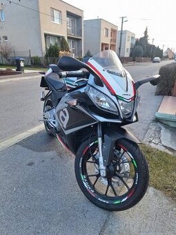 Aprilia rs4 125