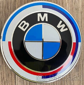 znak na kapotu – 50. výročie BMW M