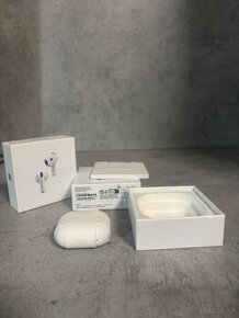 Apple AirPods 4 Nové