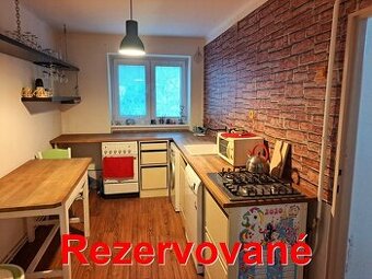 Rezervácia - Dvojizbový byt so záhradou v Novej Bani