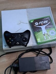 Predám Xbox one S+Fifa25 cd