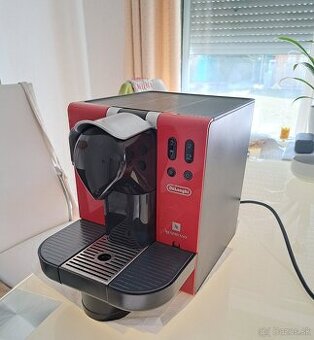 Predám kávovar Nespresso DeLonghi