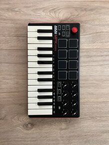 AKAI MPK mini