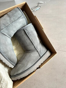 Ugg classic