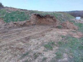 Darujem hlinu za prispevok na odvoz, zmes ornica a ilovita