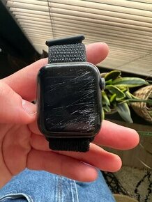 Apple watch SE 2022 44mm - 1