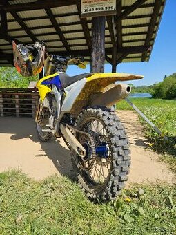 Suzuki 450 rmz pokazená