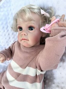 Realistická bábika Alžbetka