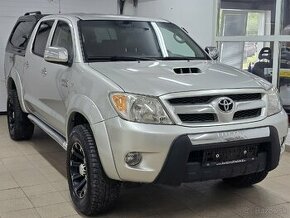 TOYOTA HILUX 3.0 - 1