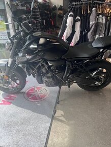 Yamaha MT 07 čierna