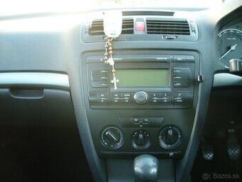 predam radio, interier, plasti, diely skoda octavia II