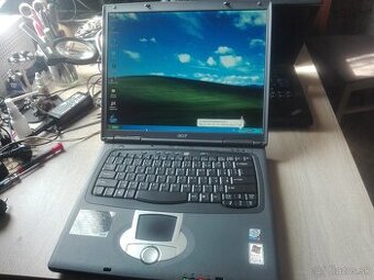 Acer TM. Windows XP SP3. LPT port/konektor. Floppy disk 3,5“