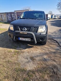 Nissan Navara D40 2.5D 128kW automat