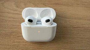 Apple AirPods 3. Gen s Magsafe púzdrom