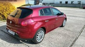 Fiat Bravo 1,6 dizel ,Bordová farba.