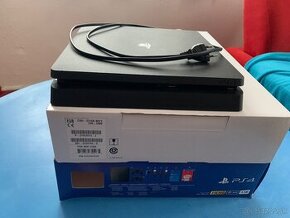 Predám Playstation PS4 Slim