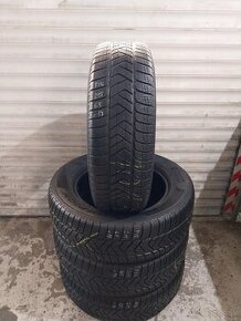 Pirelli zimné 215/65/R17