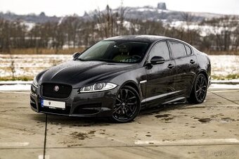 Jaguar XF 3,0 V6 8AT Luxury (benzín, atmosféra, svetlá koža)