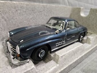 Mercedes Benz 300 SL coupé 1:18 Norev