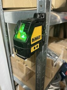 DeWALT DW088K krížový laser - 1