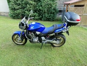 Honda hornet 900