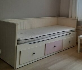 posteľ HEMNES  + 2 x Matrac