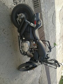 Honda vf700 super magna - 1