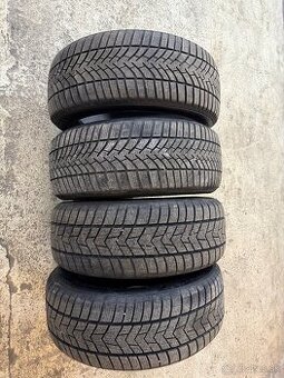 235/55 R18 - 2 x Tracmax / 2 x Semperit zimne