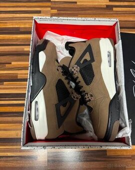 Jordan 4 Travis Scott