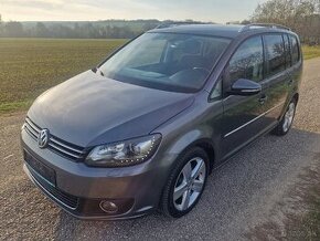 Volkswagen Touran 7 miestny 2.0 TDI DSG Highline 2013