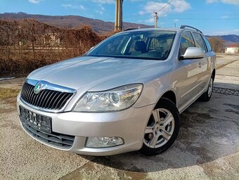 ŠKODA OCTAVIA COMBI II 2.0 TDI CR 4X4 MODEL 2012 CAMERA