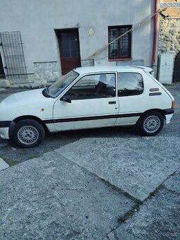 Peugeot 205 - 1