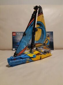 LEGO Technic 42074 Pretekárska jachta