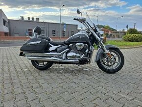 Suzuki Intruder