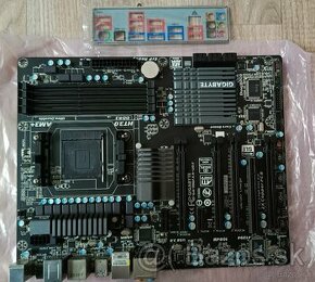 Gigabyte GA990FXA-UD3 - 1