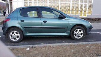 Peugeot 206 1.4 benzín