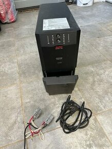 Zalozny zdroj APC Smart-UPS 2200 - 1