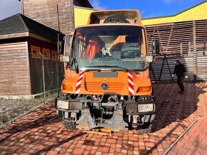 Mercedes-Benz Unimog UGN U300